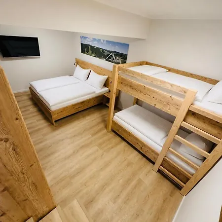 Schneeliebe Fuer 10 Personen Terrasse Whirlpool Apartment Winterberg