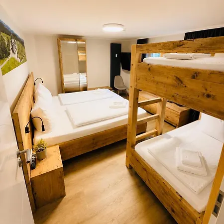 Schneeliebe Fuer 10 Personen Mit Terrasse Apartment